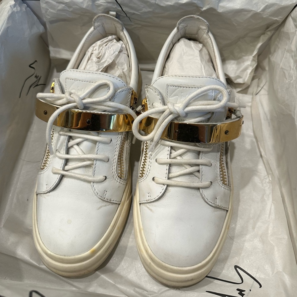 Giuseppe Zanotti White Leather London Low-Top Sneakers_Size: 39